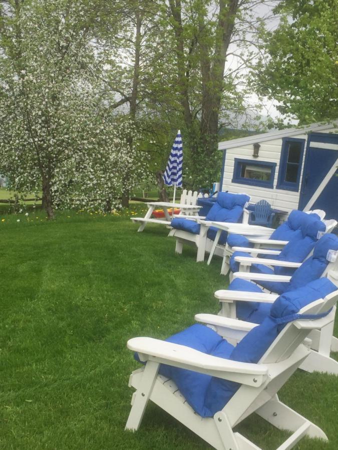 Sainte-Famille Gite Au Toit Bleu Bed & Breakfast エクステリア 写真